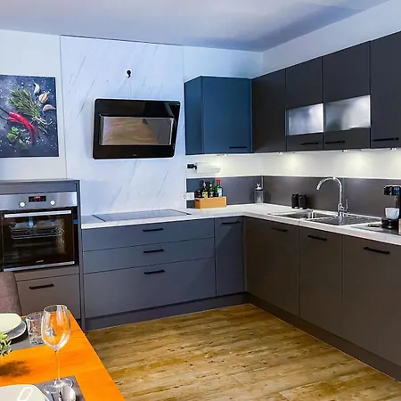 Zen Holz & Hirsch Loft - Parkplatz Und Hund * Isny im Allgäu